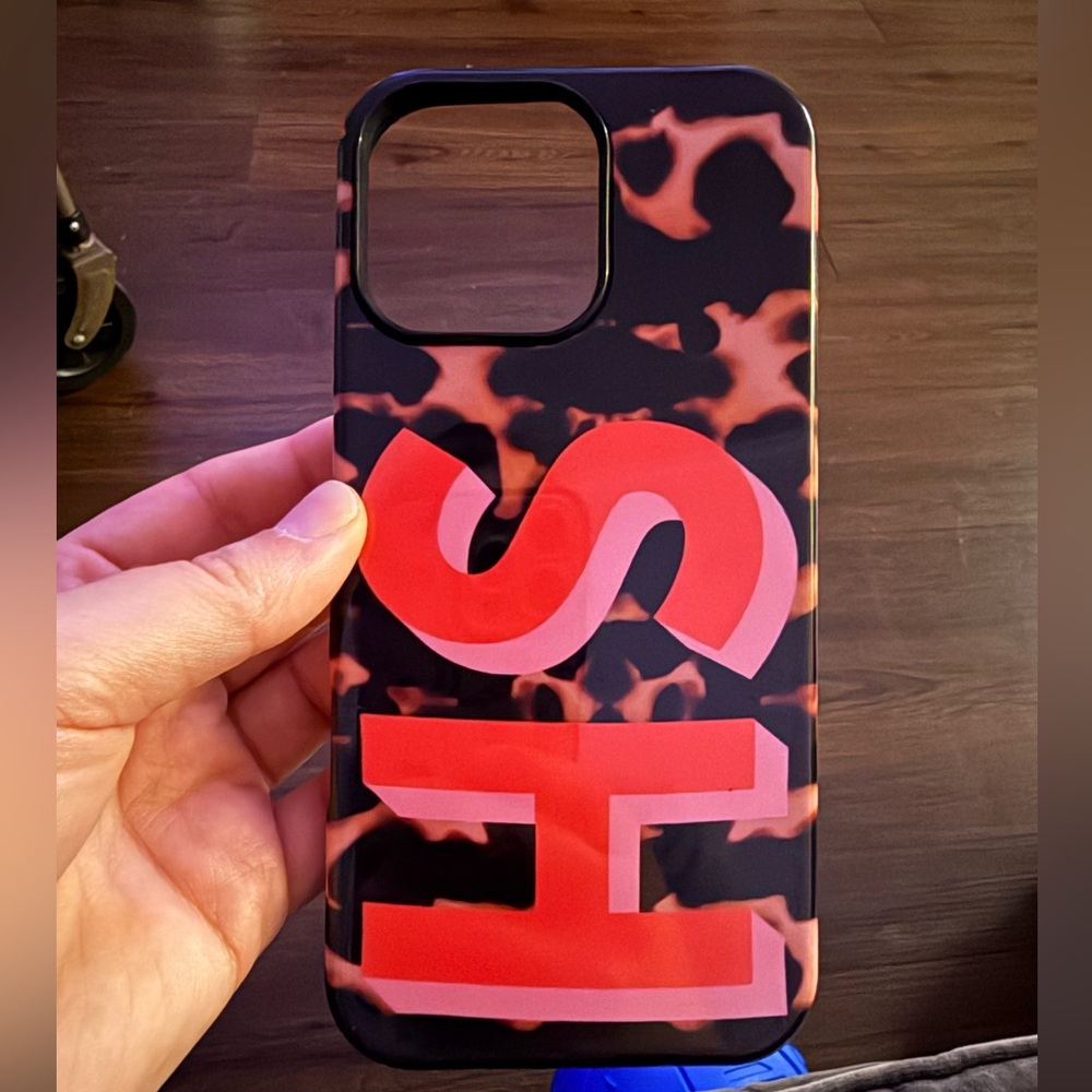 Stylish Black and Pink Phone Case 16 Pro Max